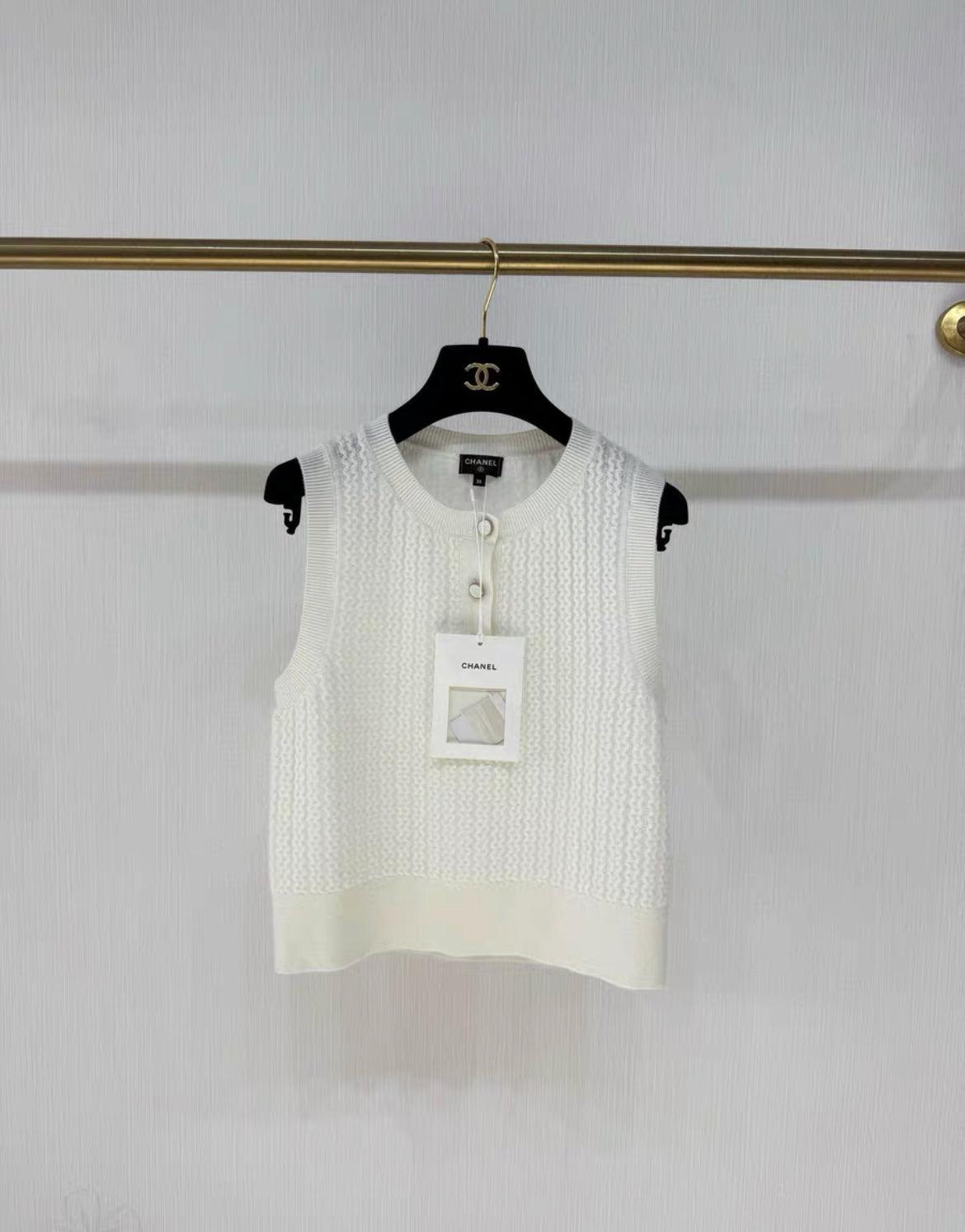 CHANEL✨ホワイトサマーニット✨ Chanel 24B white cashmere top size 36 – Wararni.com