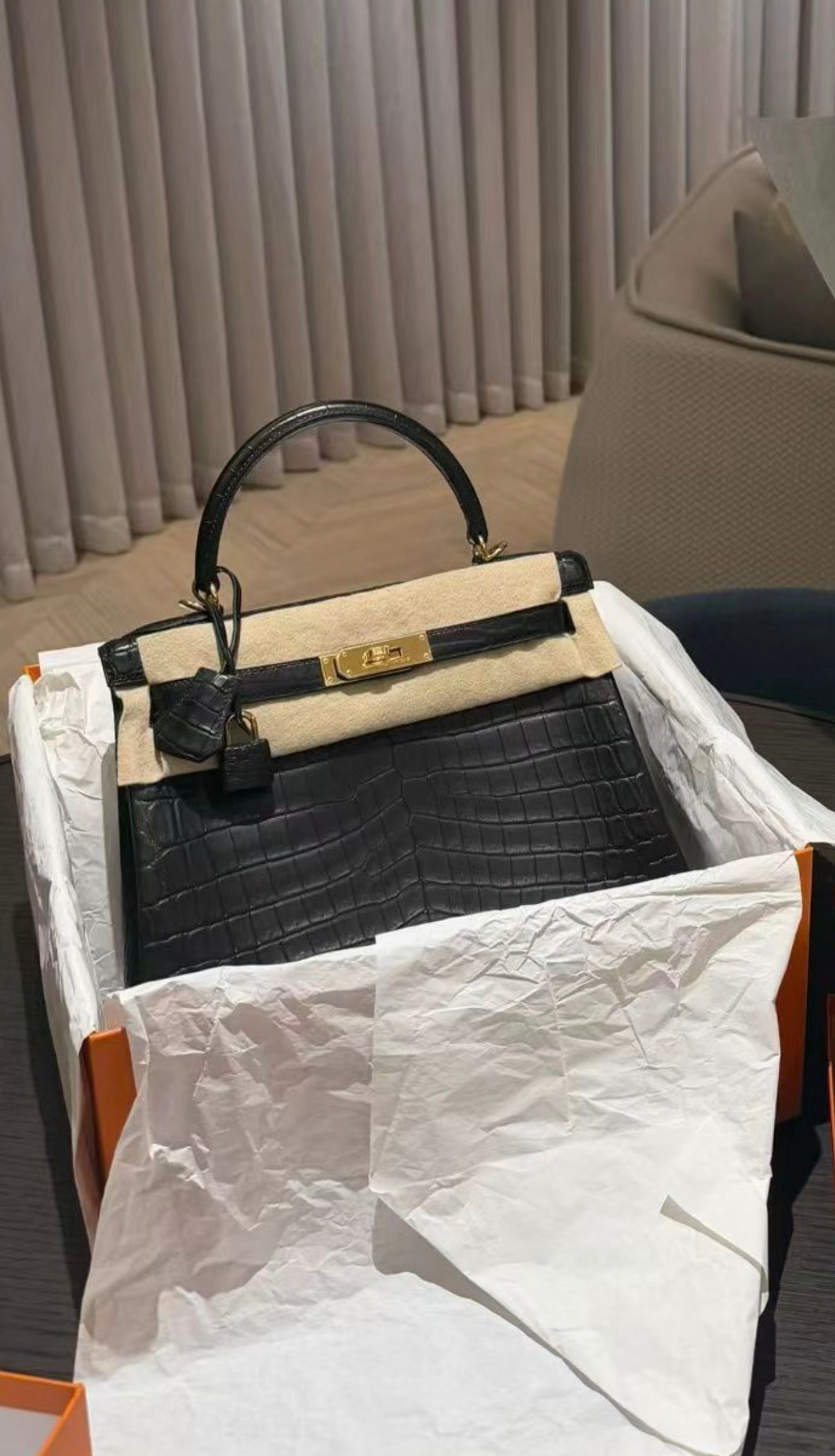 Hermes Kelly 28 Black Matte Crocodile leather Gold Hardware