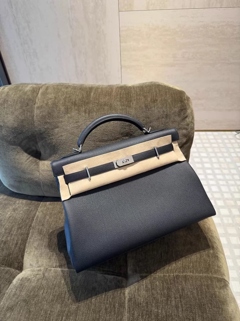 Hermès 42cm Kelly Maxi Black Togo Leather Palladium Hardware