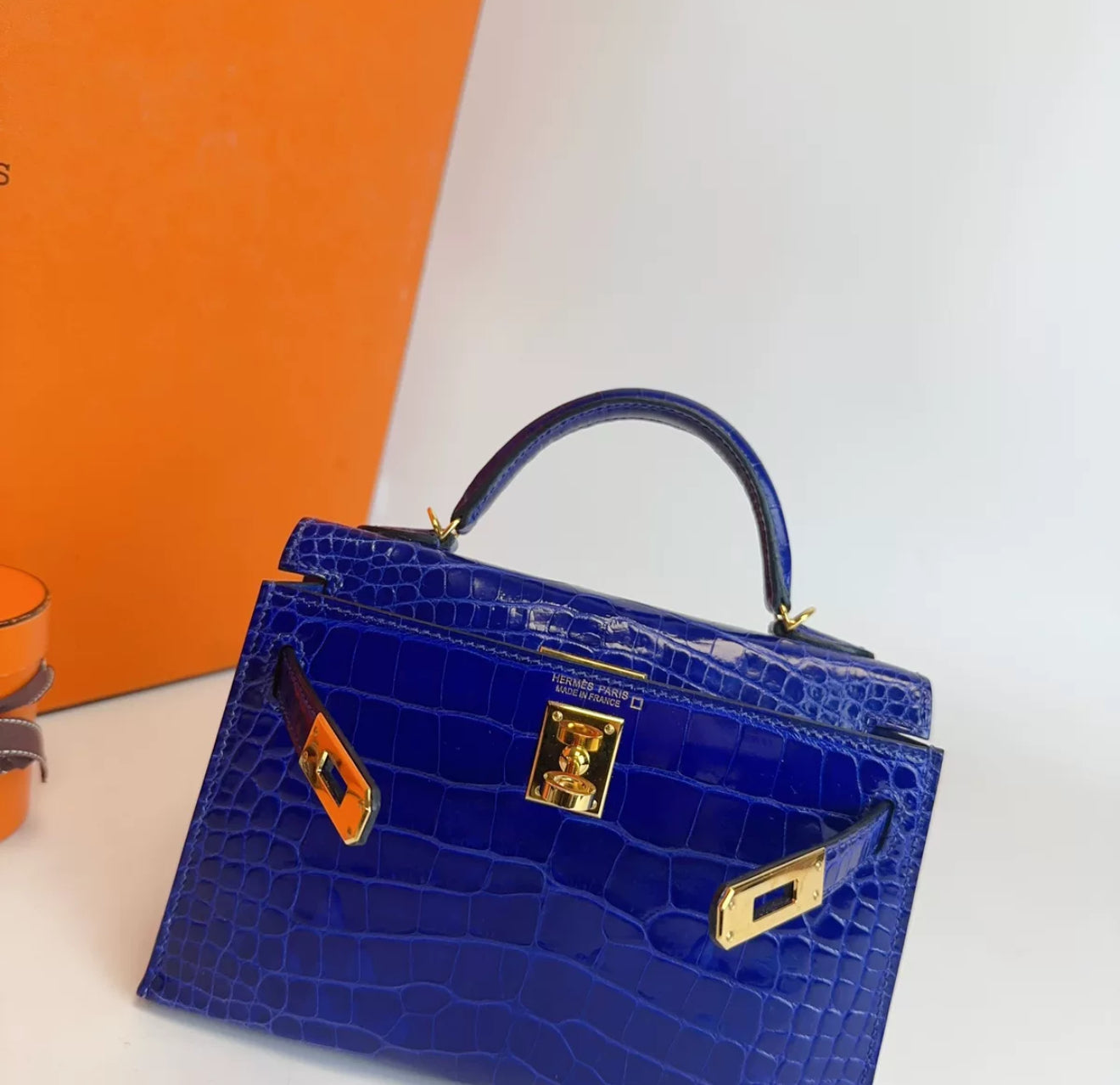Hermès Mini Kelly Electric Blue Shiny Alligator Leather Gold Hardware