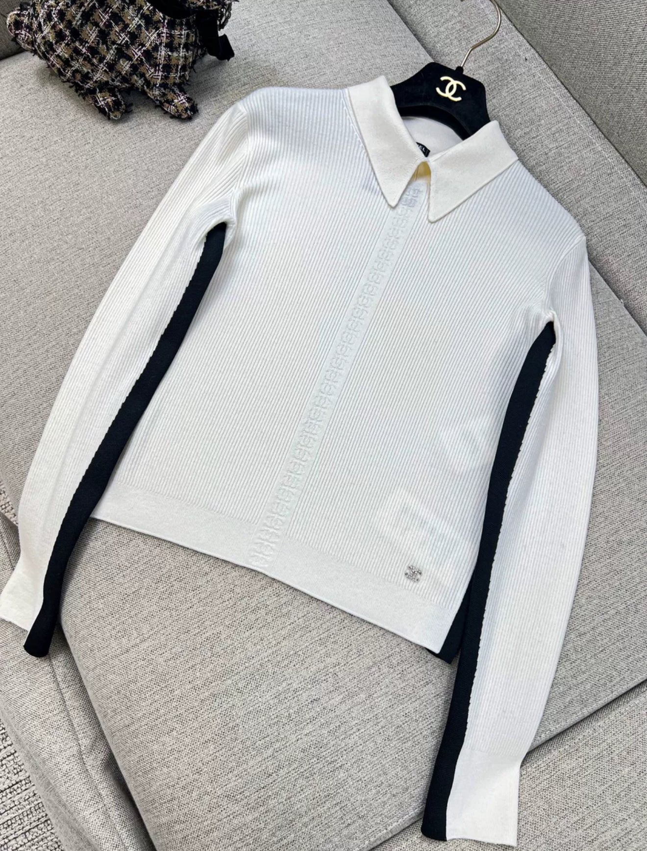 Chanel 23N Coco neige ski series white cashmere top – Wararni.com
