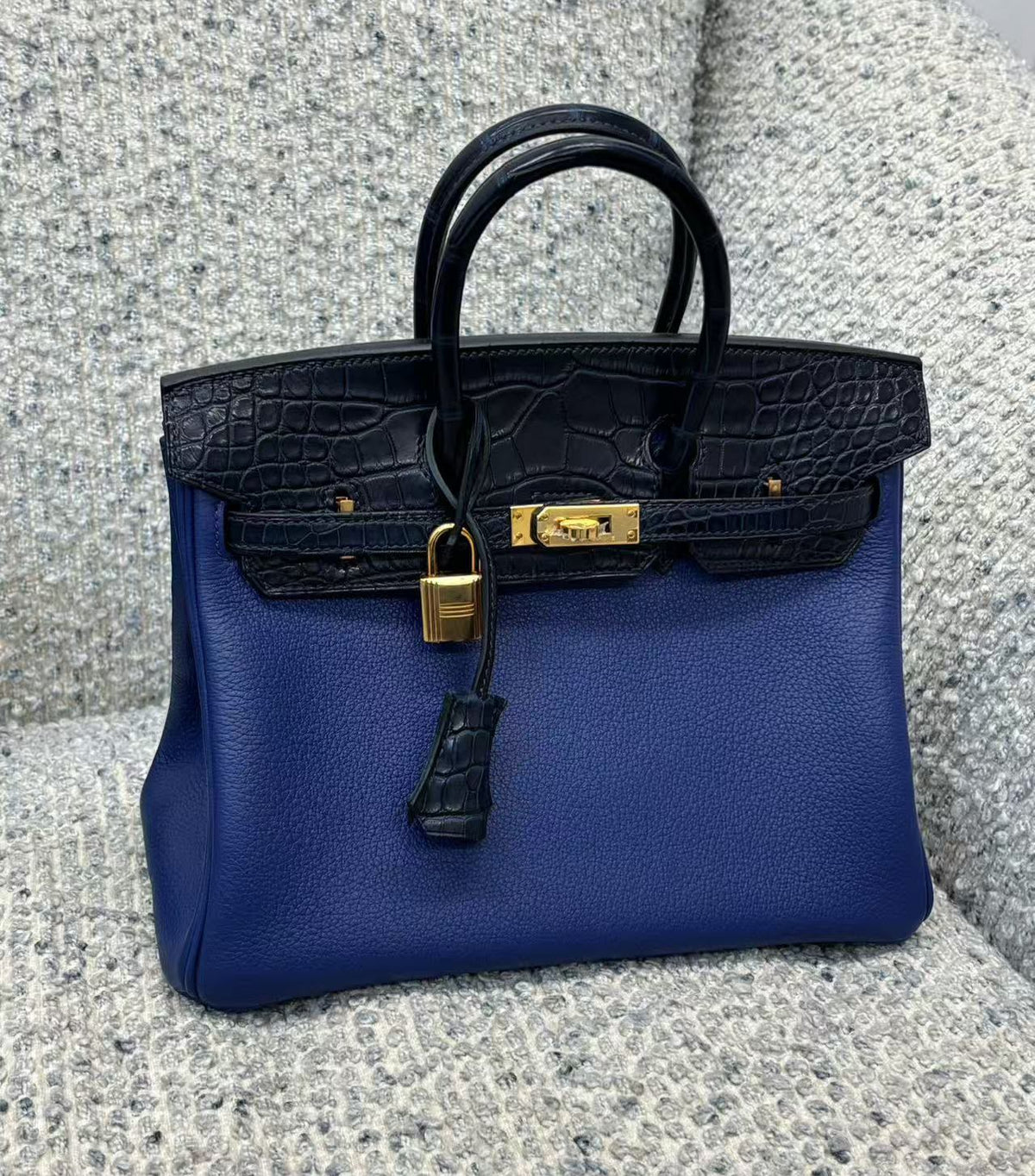 Hermes Birkin 25 touch in blue marine matte alligator / blue sapphire novillo gold hardware stamp Z
