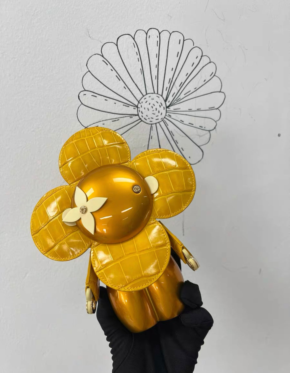 Louis Vuitton Vivienne Exotic Gold – Wararni.com