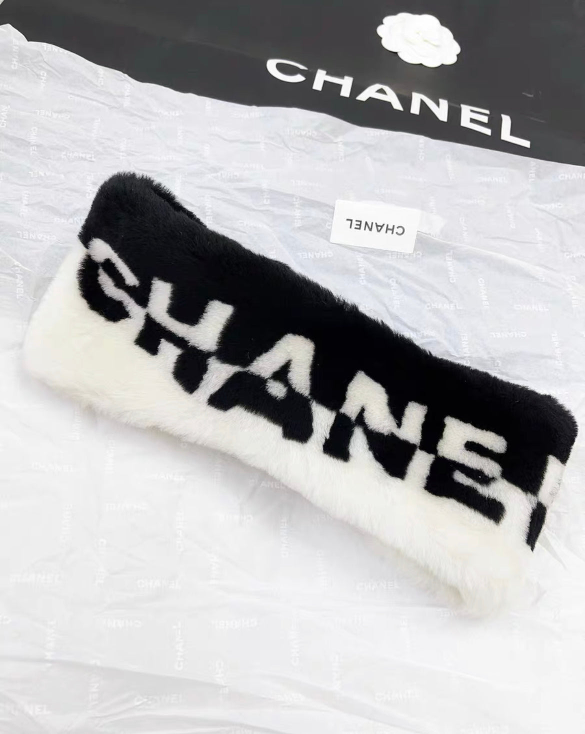 Chanel 21B Black and White Fur HeadBand – Wararni.com