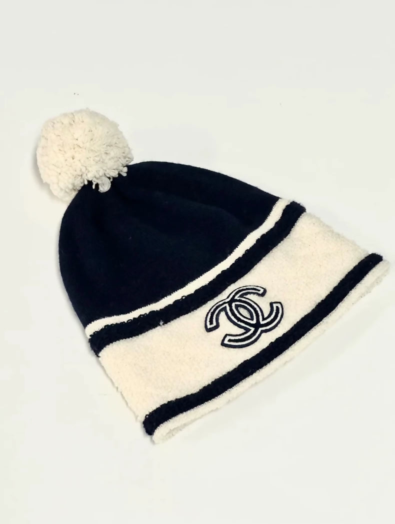 Chanel 2019 navy blue and white pom-pom beanie