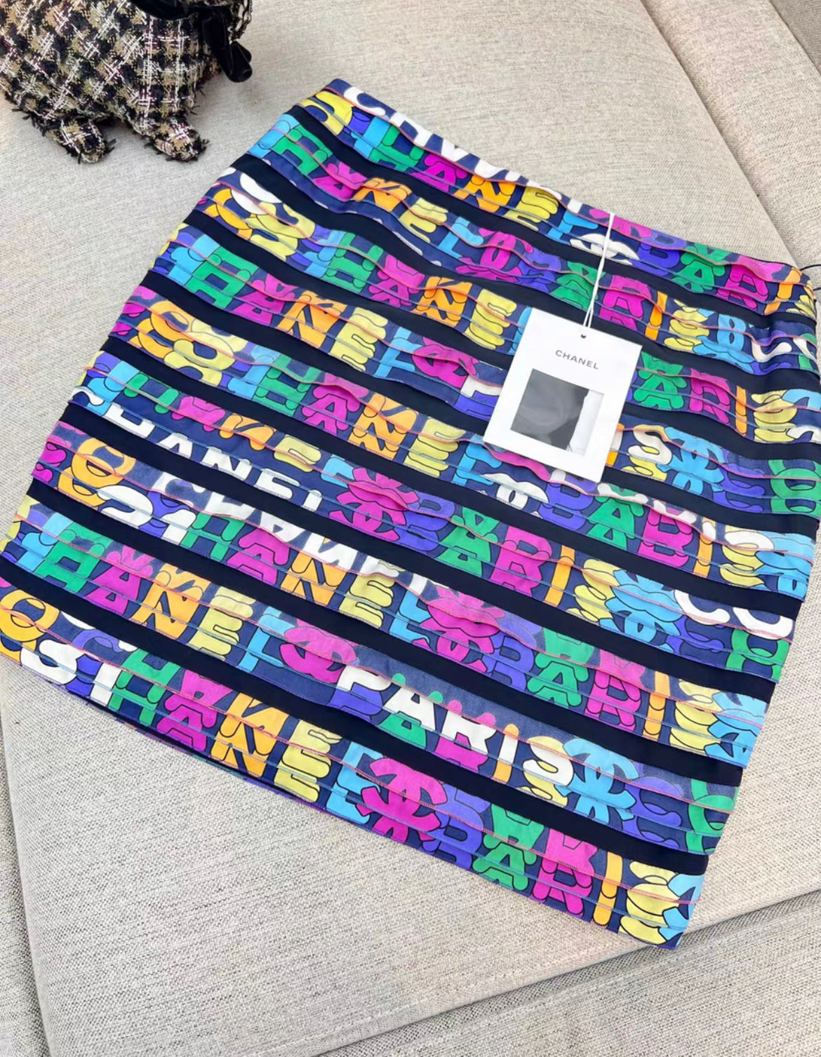 Chanel 21K rainbow logo skirt size 38 – Wararni.com