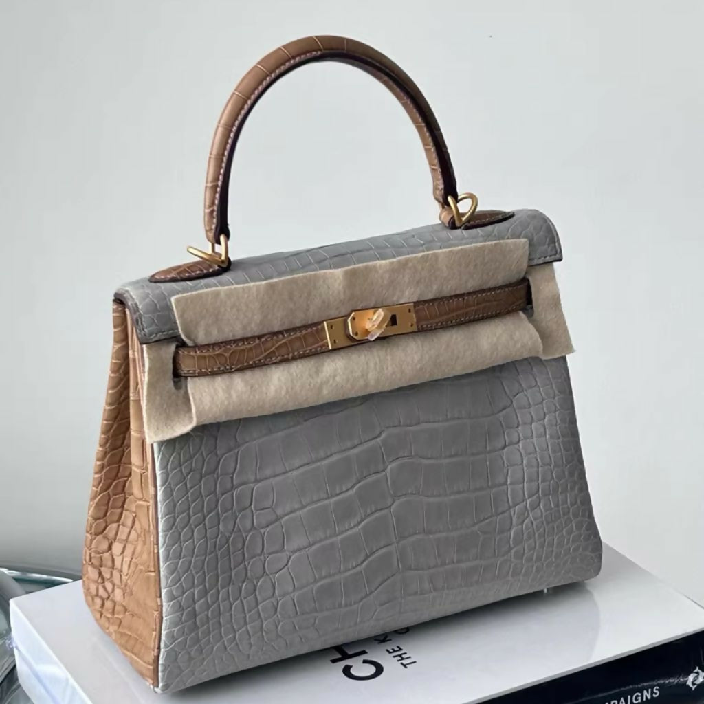 Hermès Kelly 25 Gris Perle & Brown Matte Crocodile leather gold