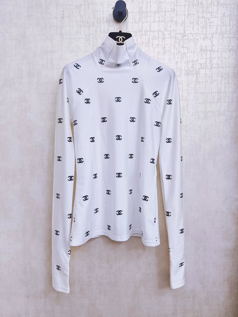 Chanel full-logo eyelash top