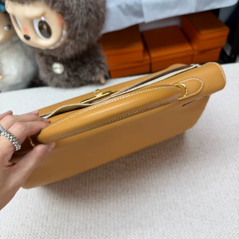 Hermes Kelly 40 Gold Epsom leather with gold hardware