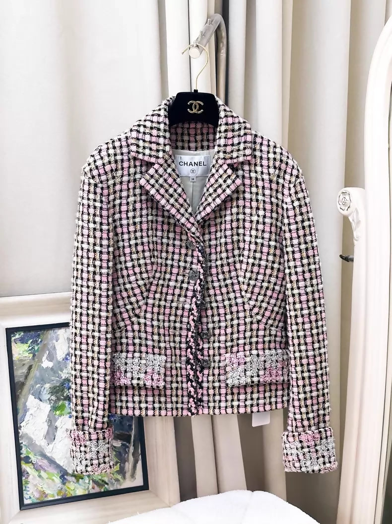 Chanel 23K pink/black/white tweed jacket – Wararni.com