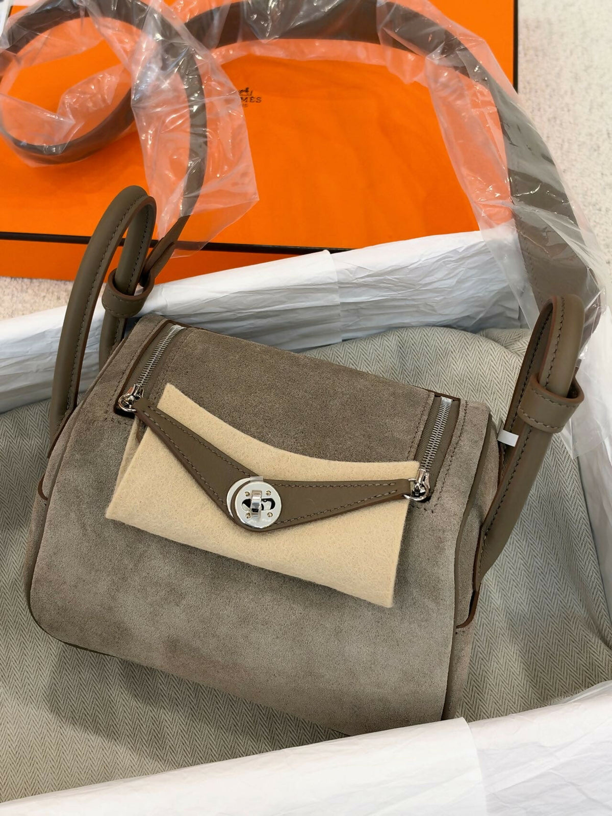 Hermès Mini Lindy Étoupe Suede / Veau Doblis Leather with Palladium Hardware