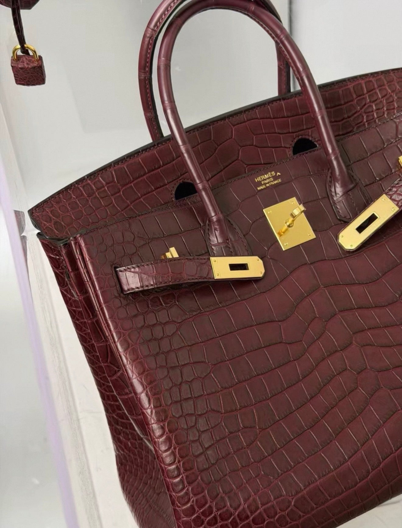 Hermès Birkin 35 Bordeaux Matte Crocodile leather gold hardware
