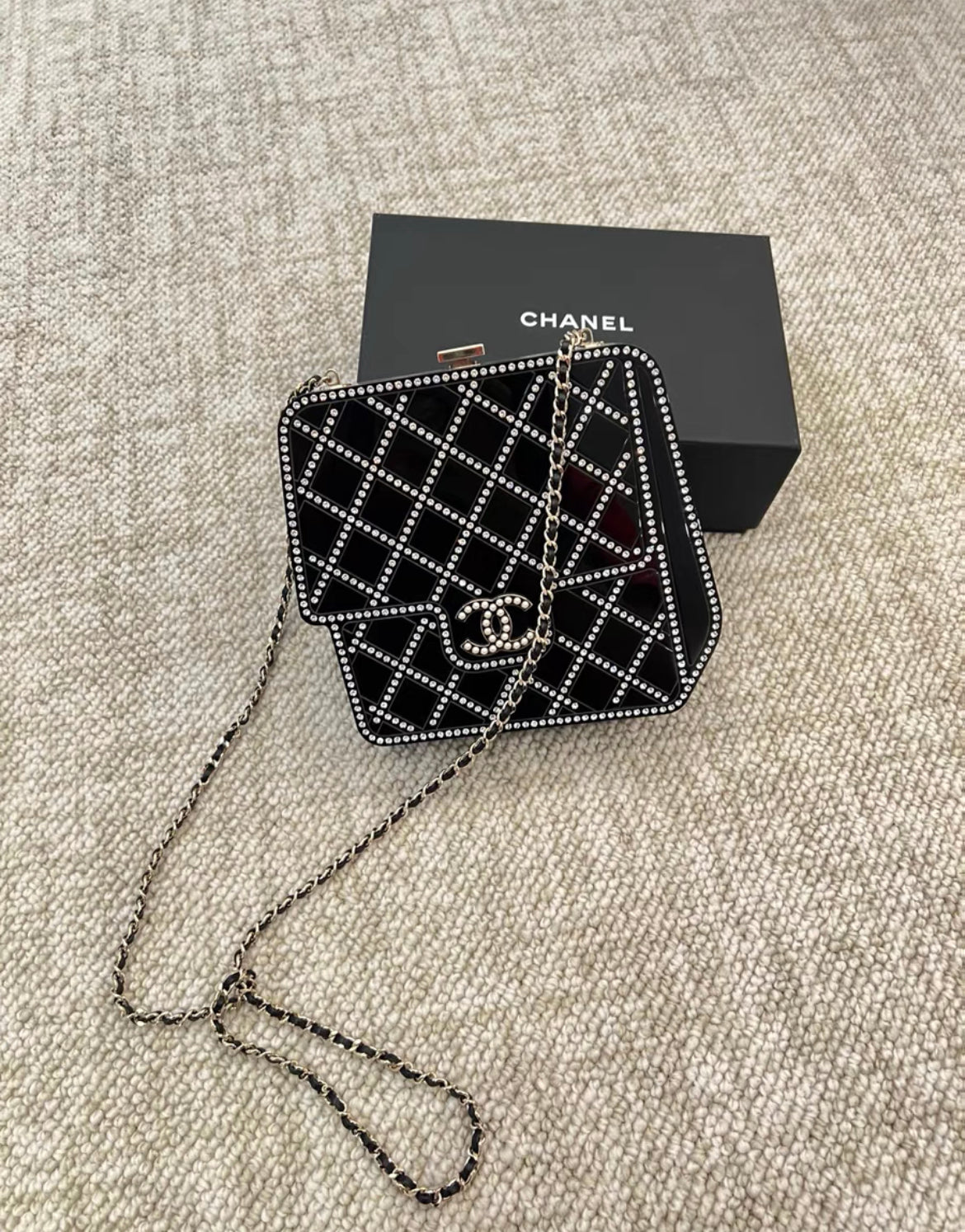 CHANEL ヴィンテージ キルティング クラッチ／クリムゾン） CHANEL ヴィンテージ キルティング クラッチ／クリムゾン）