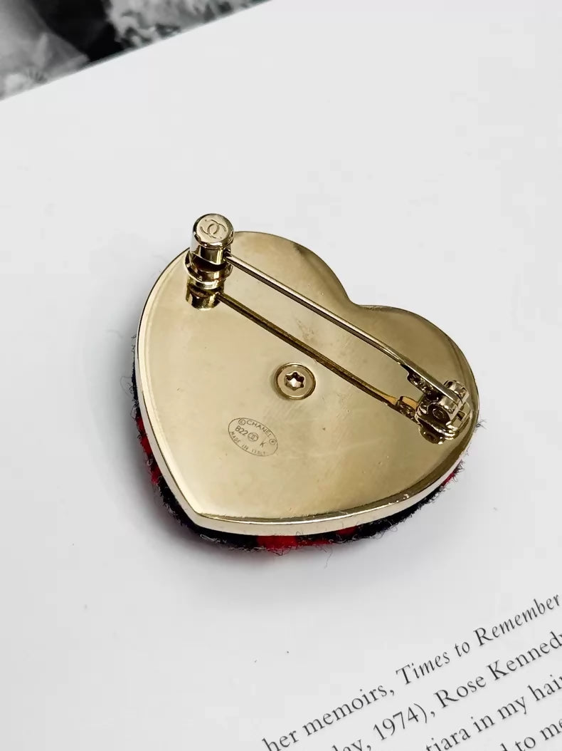 Chanel 22K Black and red tweed heart brooch with gold CC logo
