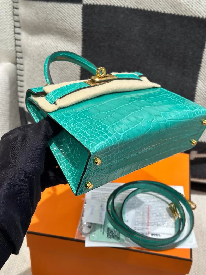 Hermes Mini Kelly 20 Vert Jade shiny crocodile leather gold harwdare