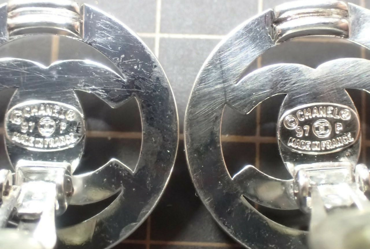 Chanel Vintage 97P Silver Circle Latch Clip-on Earrings