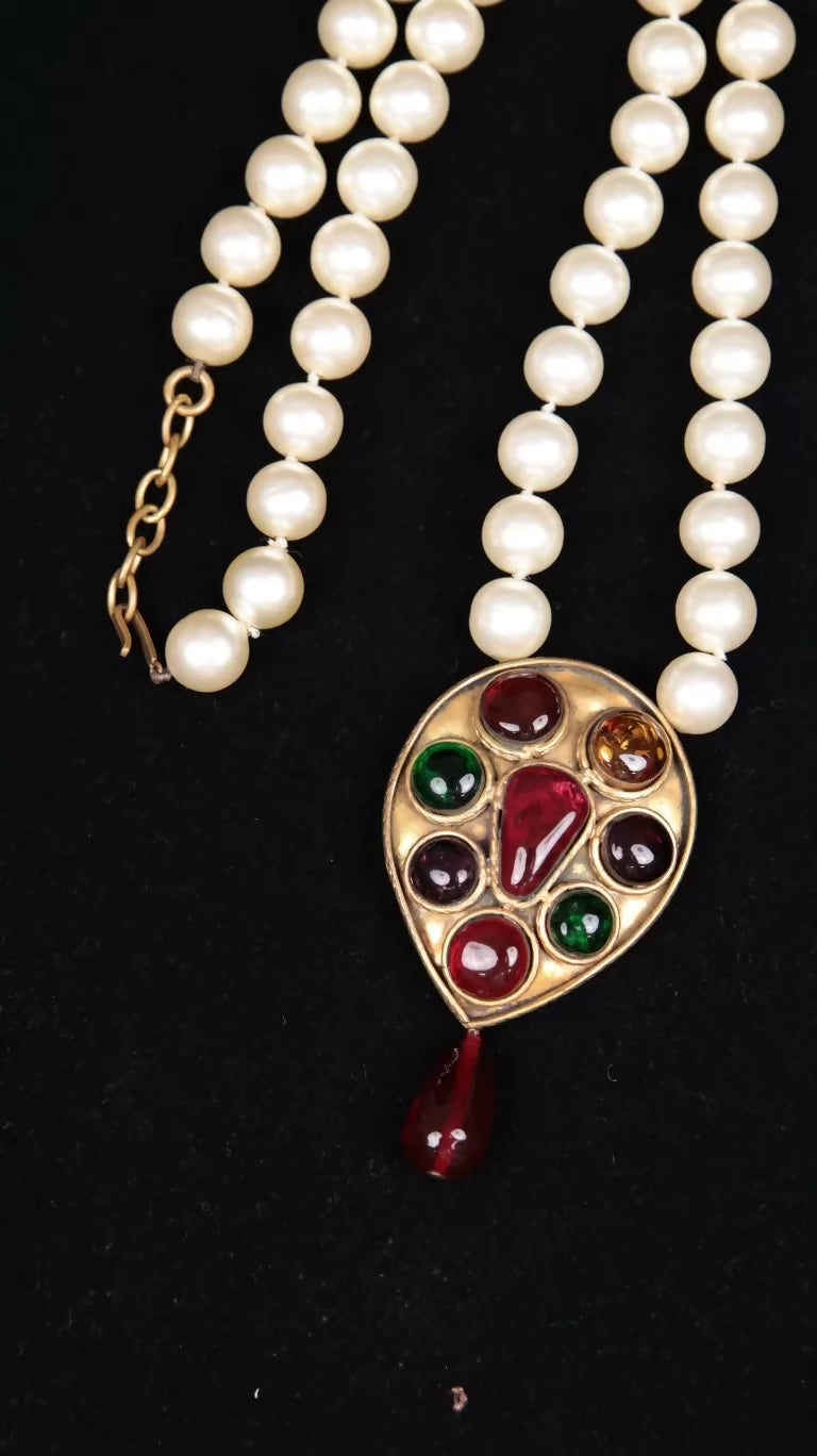Chanel Red and Green Colored Glass Pendant Pearl Necklace