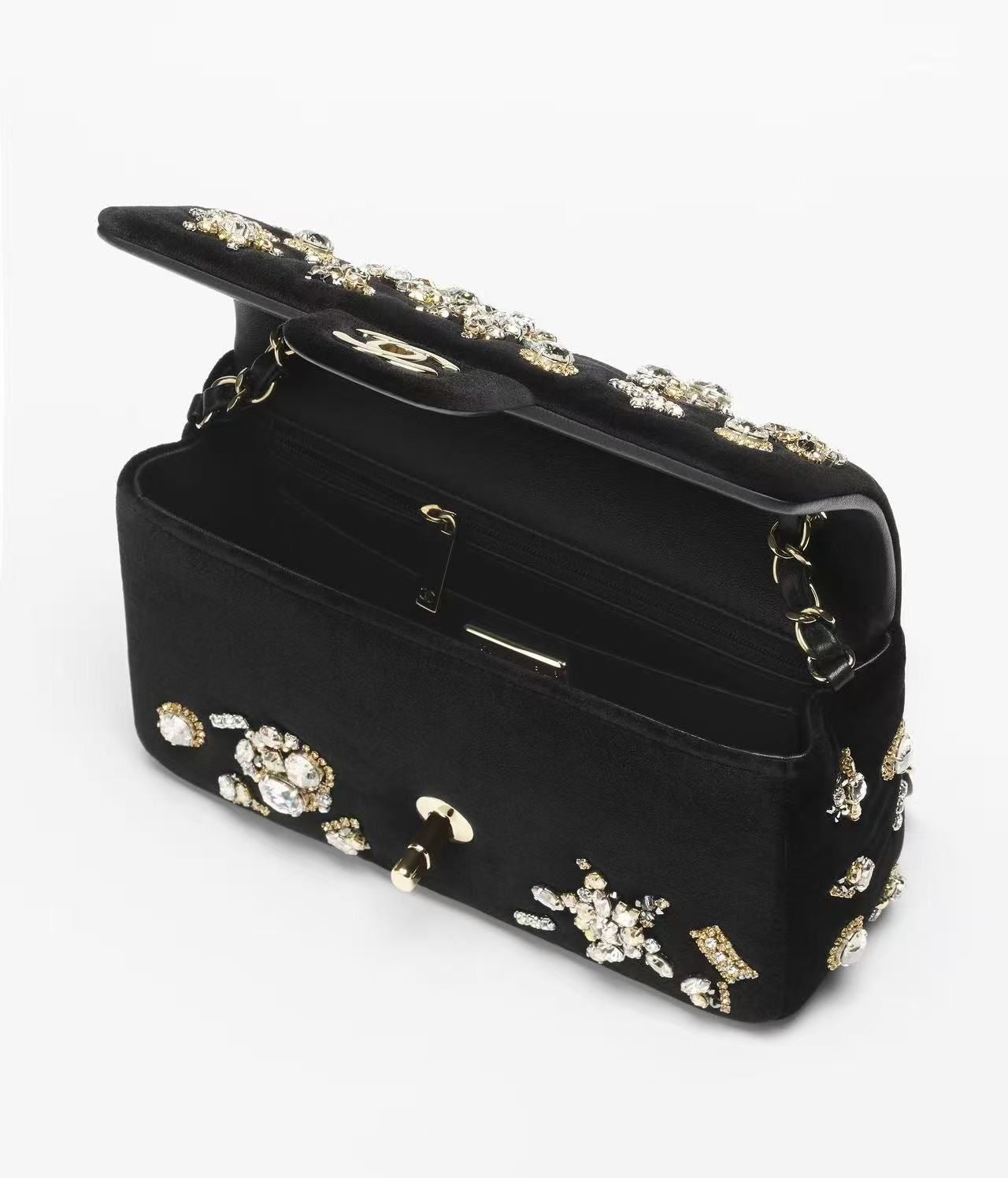Chanel Fall-Winter 2025/26 MINI CLASSIC HANDBAG Velvet, Strass, Imitation Pearls & Gold-Tone Metal
Black, Crystal & Golden