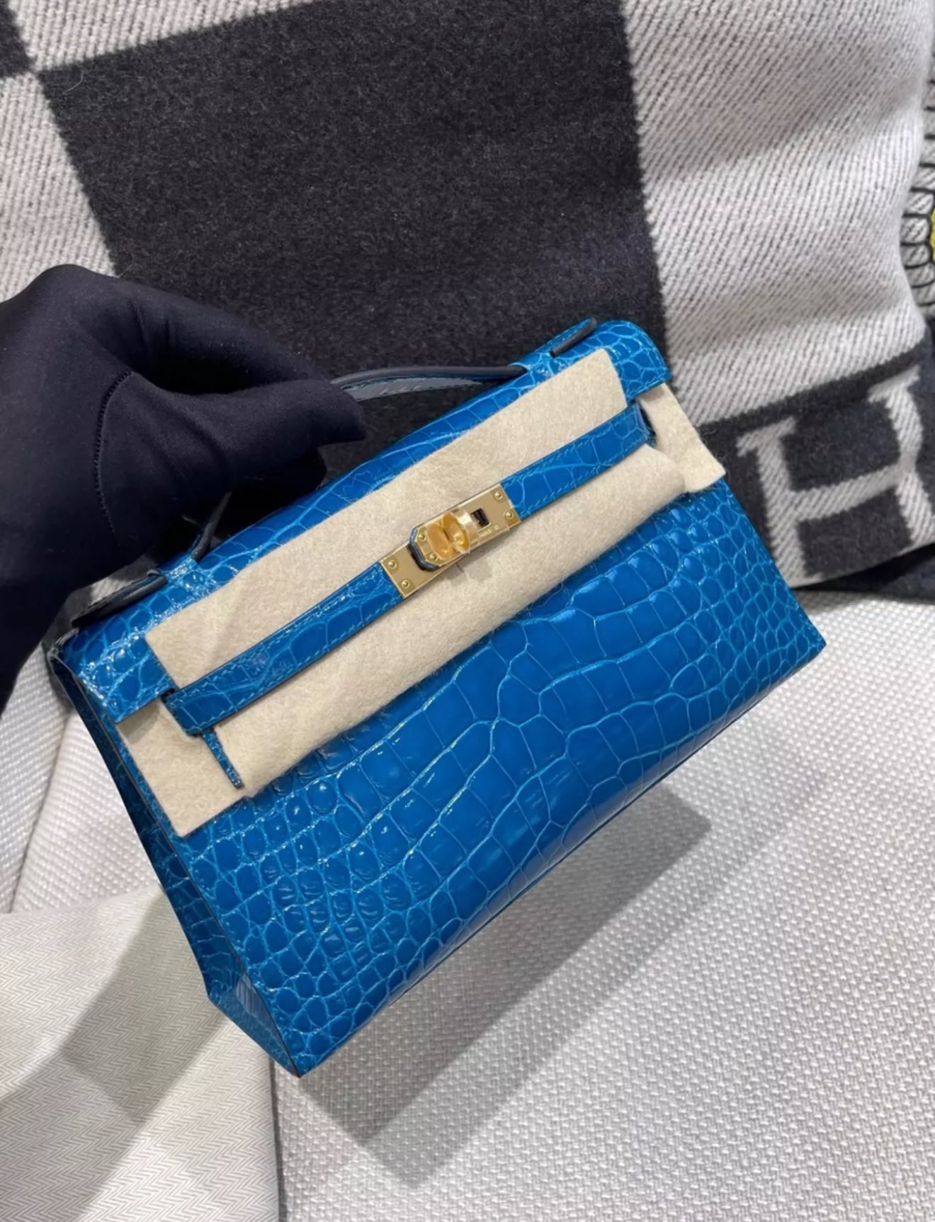Hermès Kelly Pochette Blue Izmir Shiny Alligator Gold Hardware