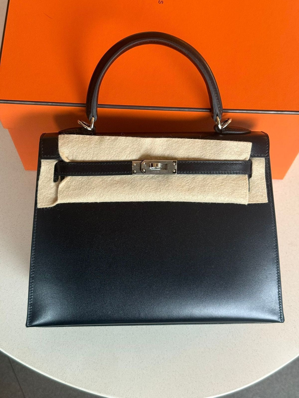 Hermes Kelly 25 Black Box Leathee Palladium Hardware