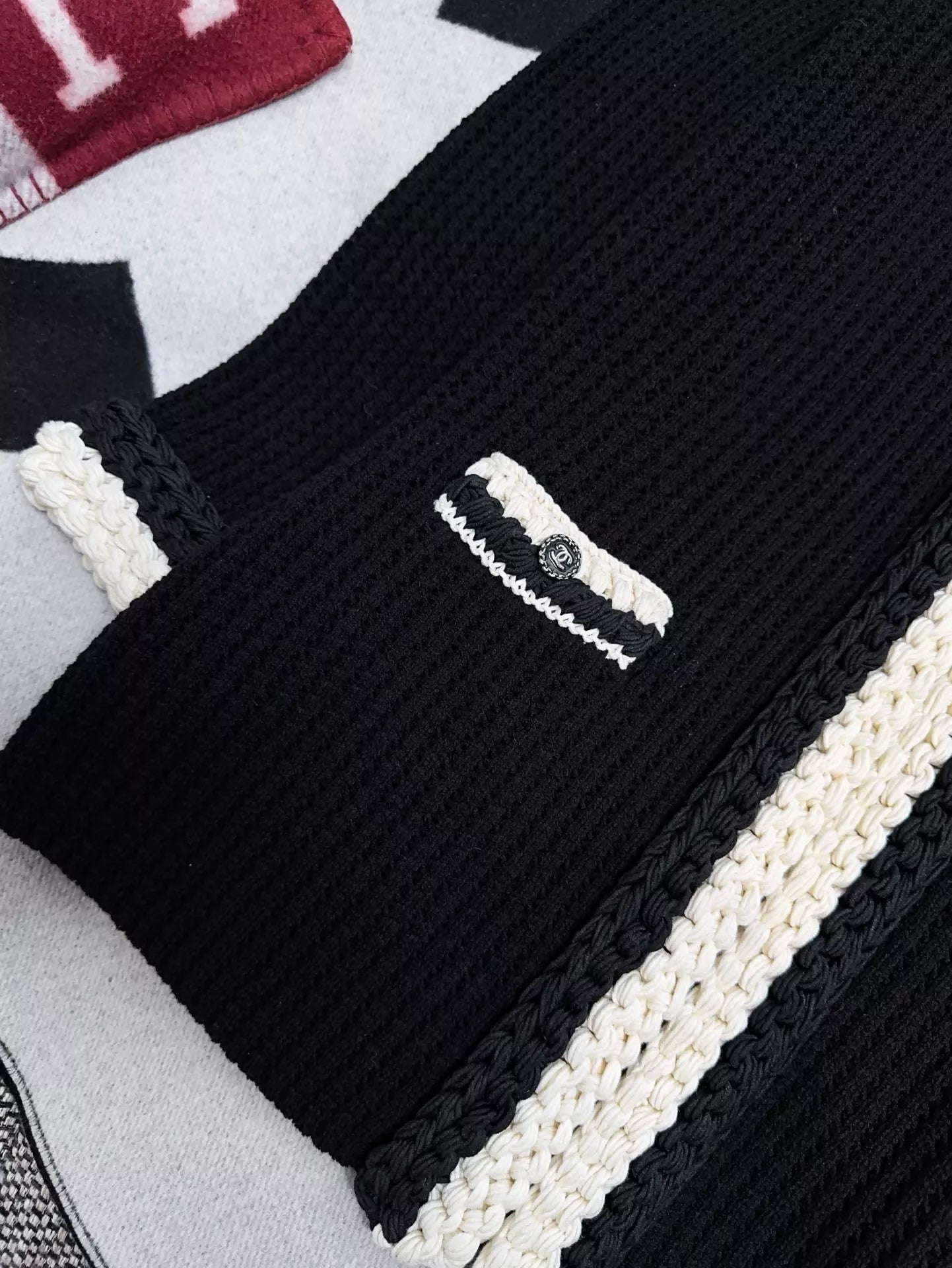Chanel 22C black knitted long cardigan