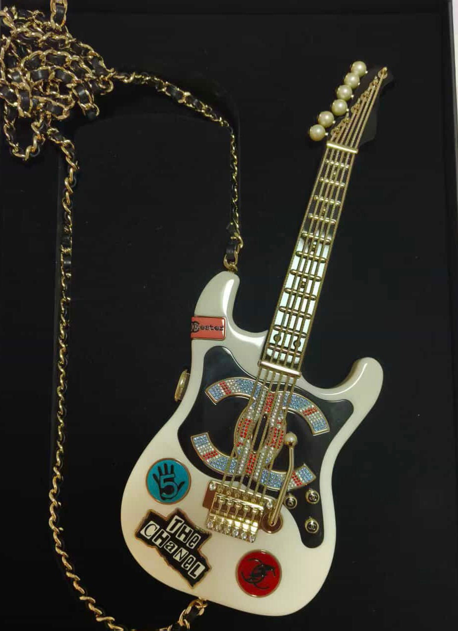 CHANEL 24A METIERS d'ART COLLECTIBLE GUITAR MINAUDIERE CLUTCH BAG