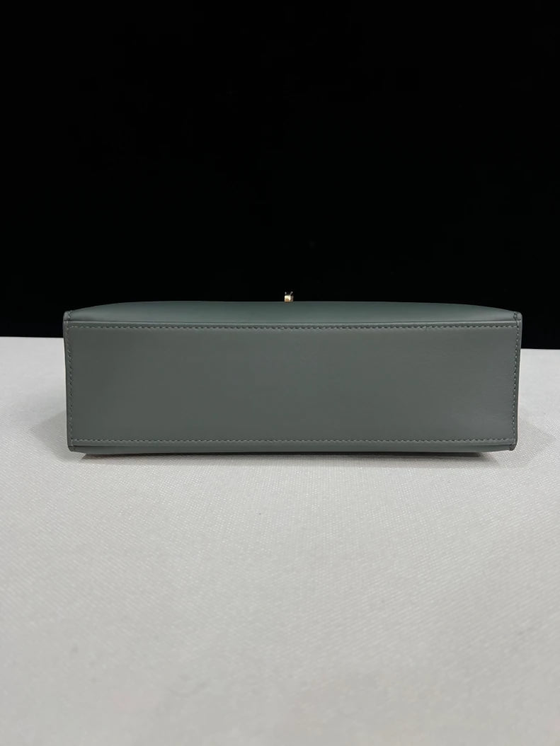 Hermes Kelly Pochette Vert mangrove swift leather with Light Gold hardware