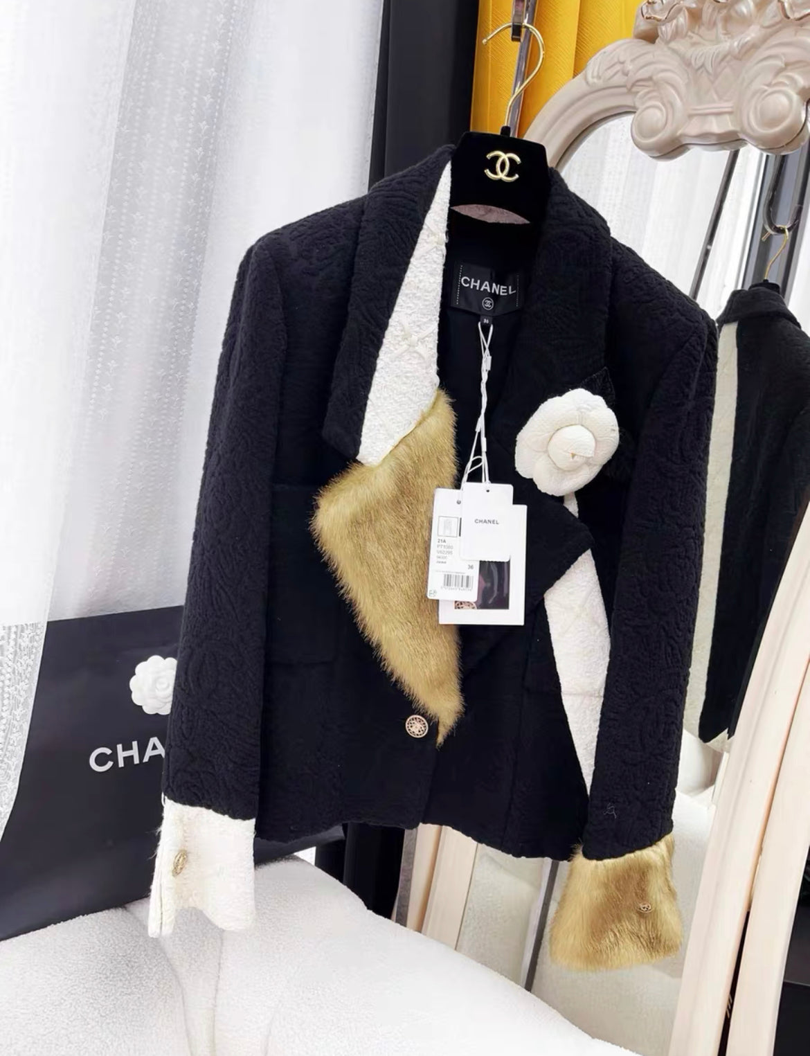 Rare Chanel 21A Camellia Fur Jacket size 36 – Wararni.com