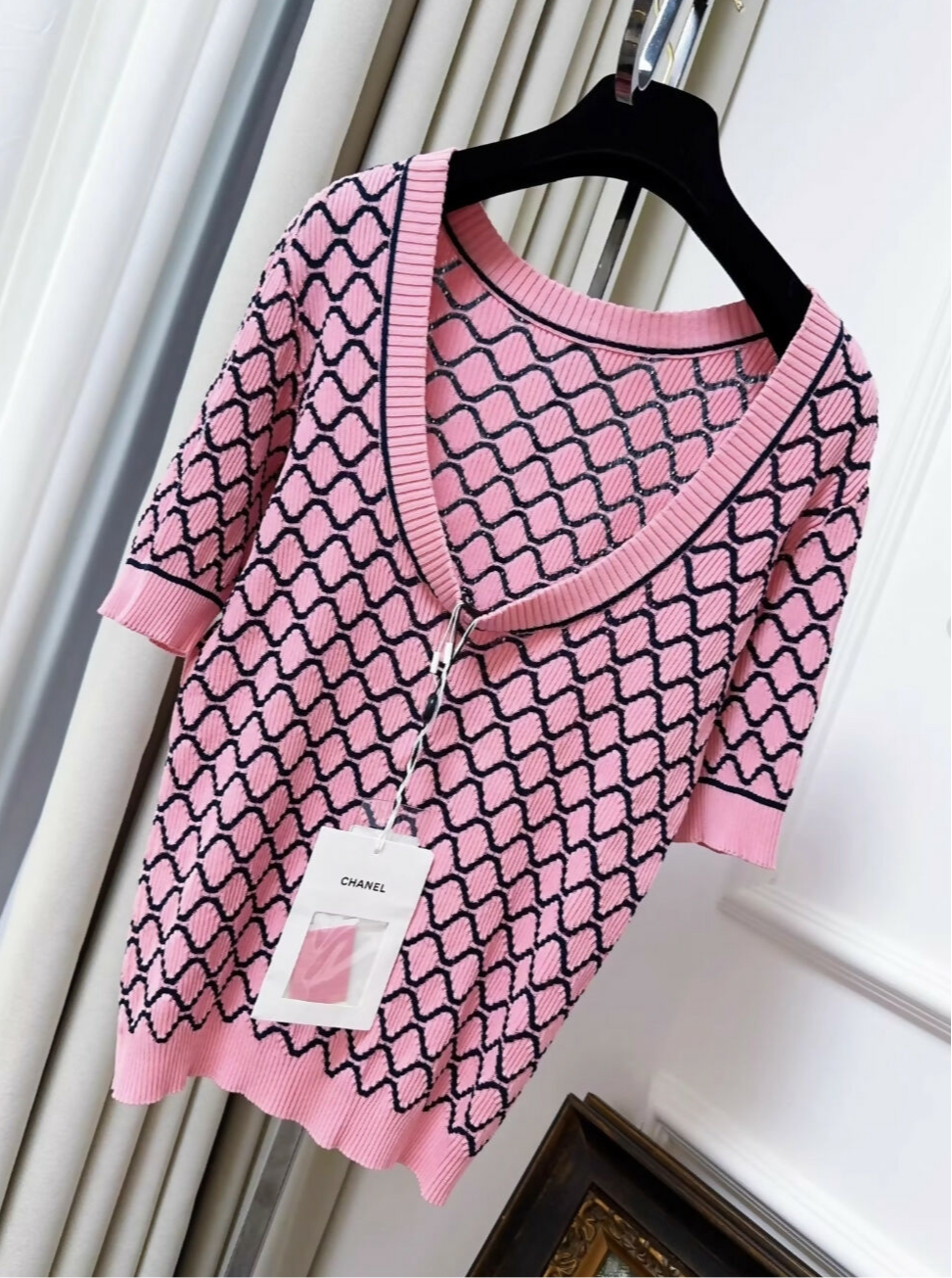 Chanel 20p Pink/Black Top
