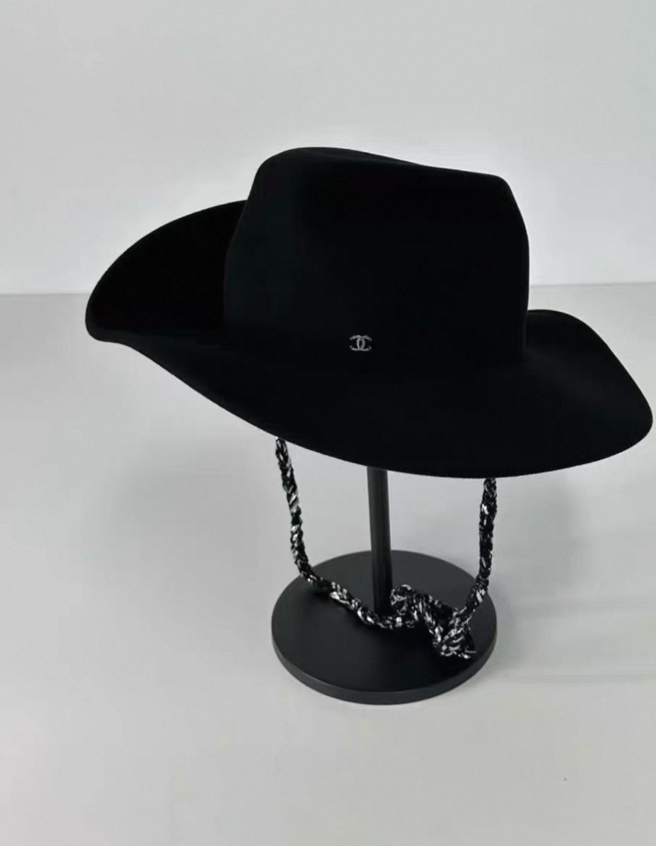 Chanel 22A Métiers d'Art Hat, Size M