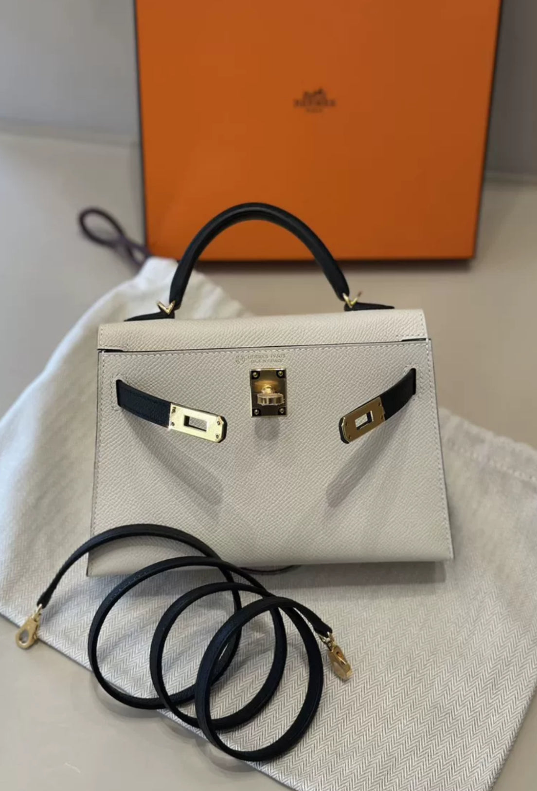 Hermès Kelly 20 Sellier Mini Nata/Black Chèvre Leather Permabrass Hardware