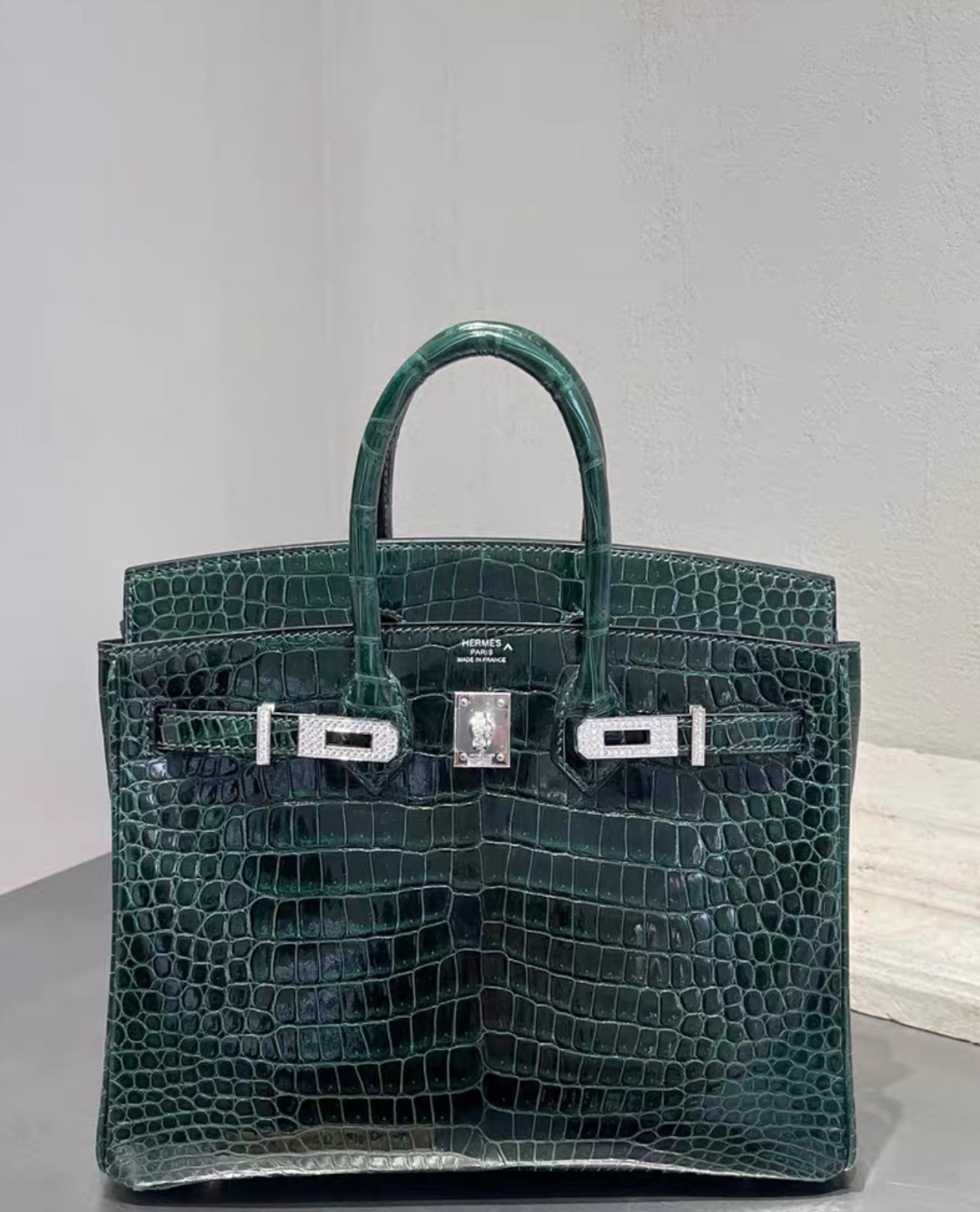 Hermes Birkin 25 Emerald shiny crocodile leather with white gold and diamond hardware