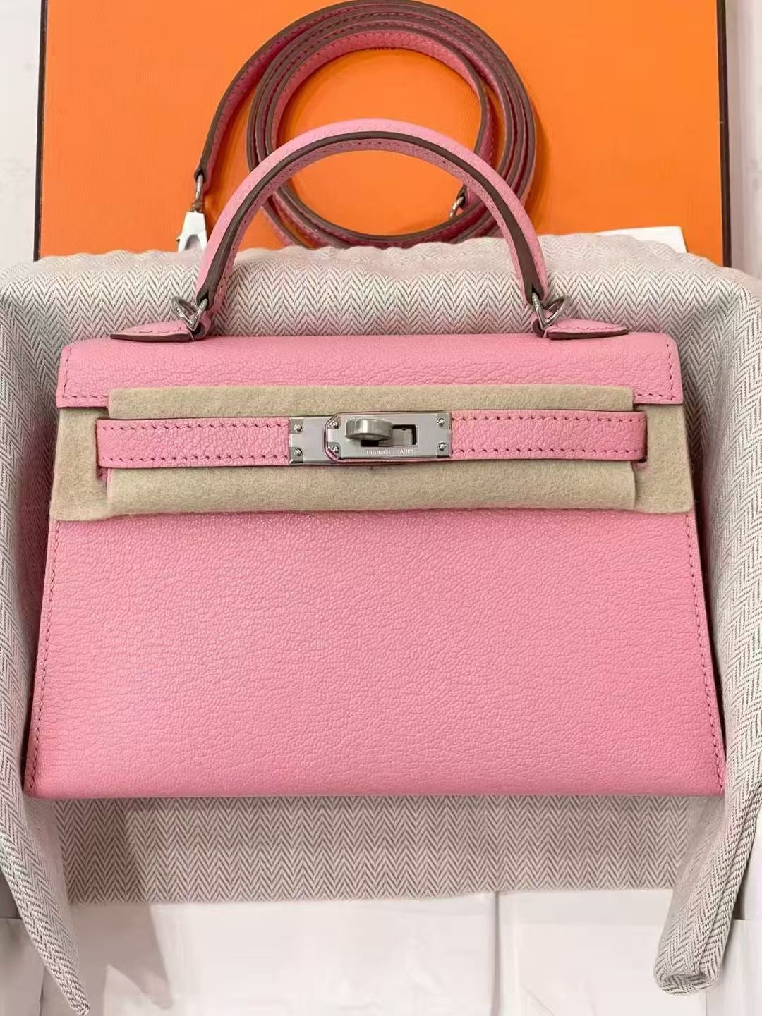 HERMES ミニフォトフレーム ピンク系 Hermes Mini Kelly 20 Rose Confetti Chevre Palladium hardware