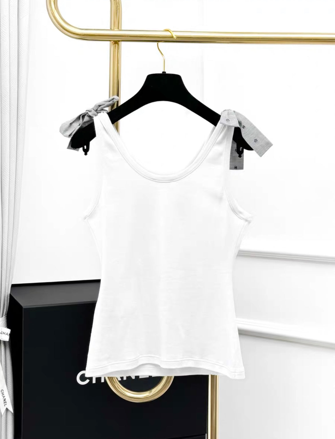 NEW 24P Chanel BOW Top Knit Cotton White Black HUGE CRYSTAL PEARL CC LOGO size 34FR