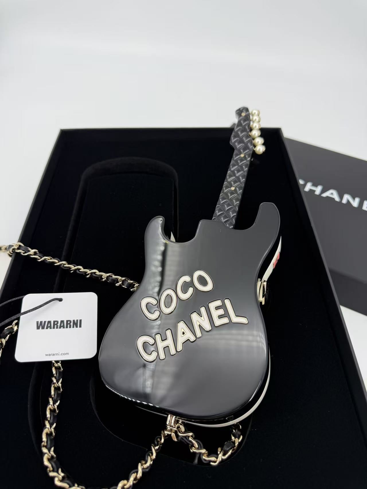 CHANEL 24A METIERS d'ART COLLECTIBLE GUITAR MINAUDIERE CLUTCH BAG