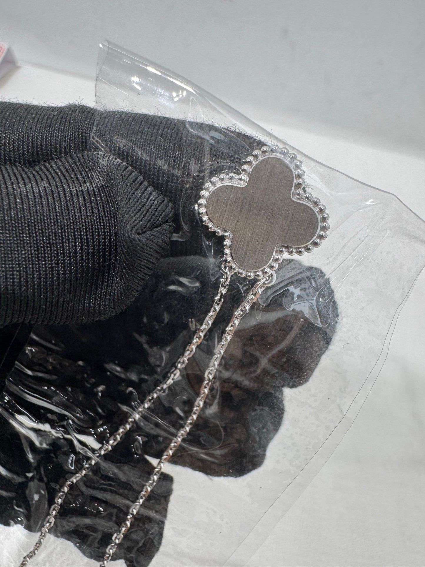Van Cleef & Arpels Holiday Pendant 2024
