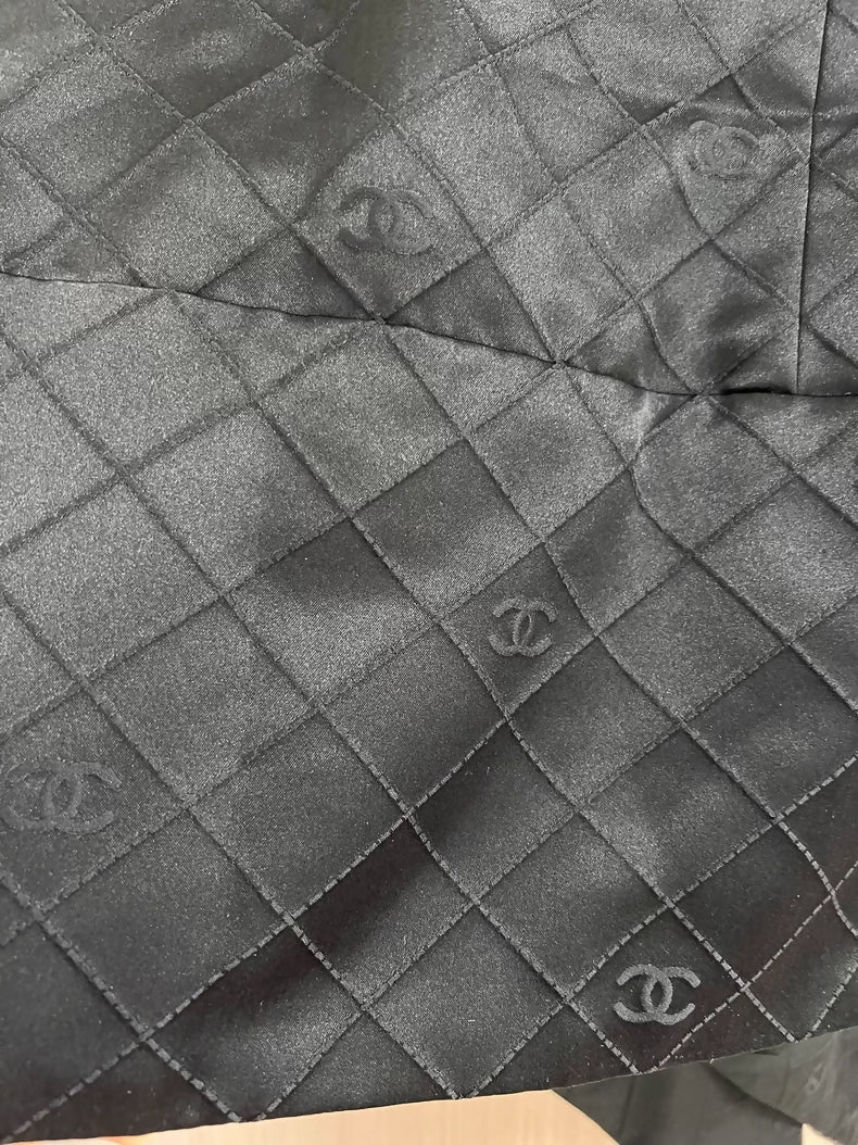 This Chanel silk skirt