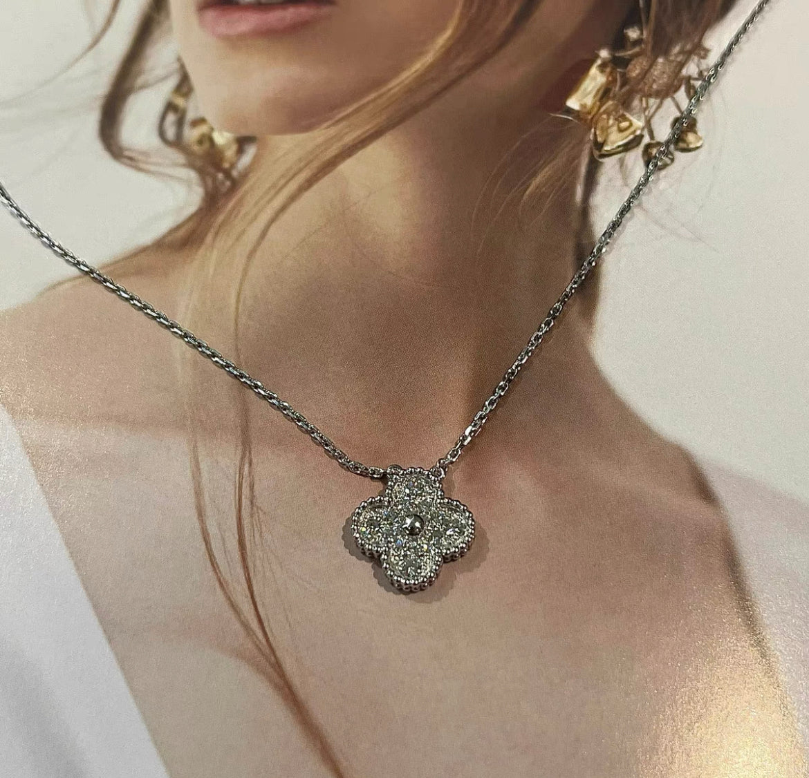 Van Cleef
Arpels Vintage Alhambra Diamond 18K White Gold Pendant