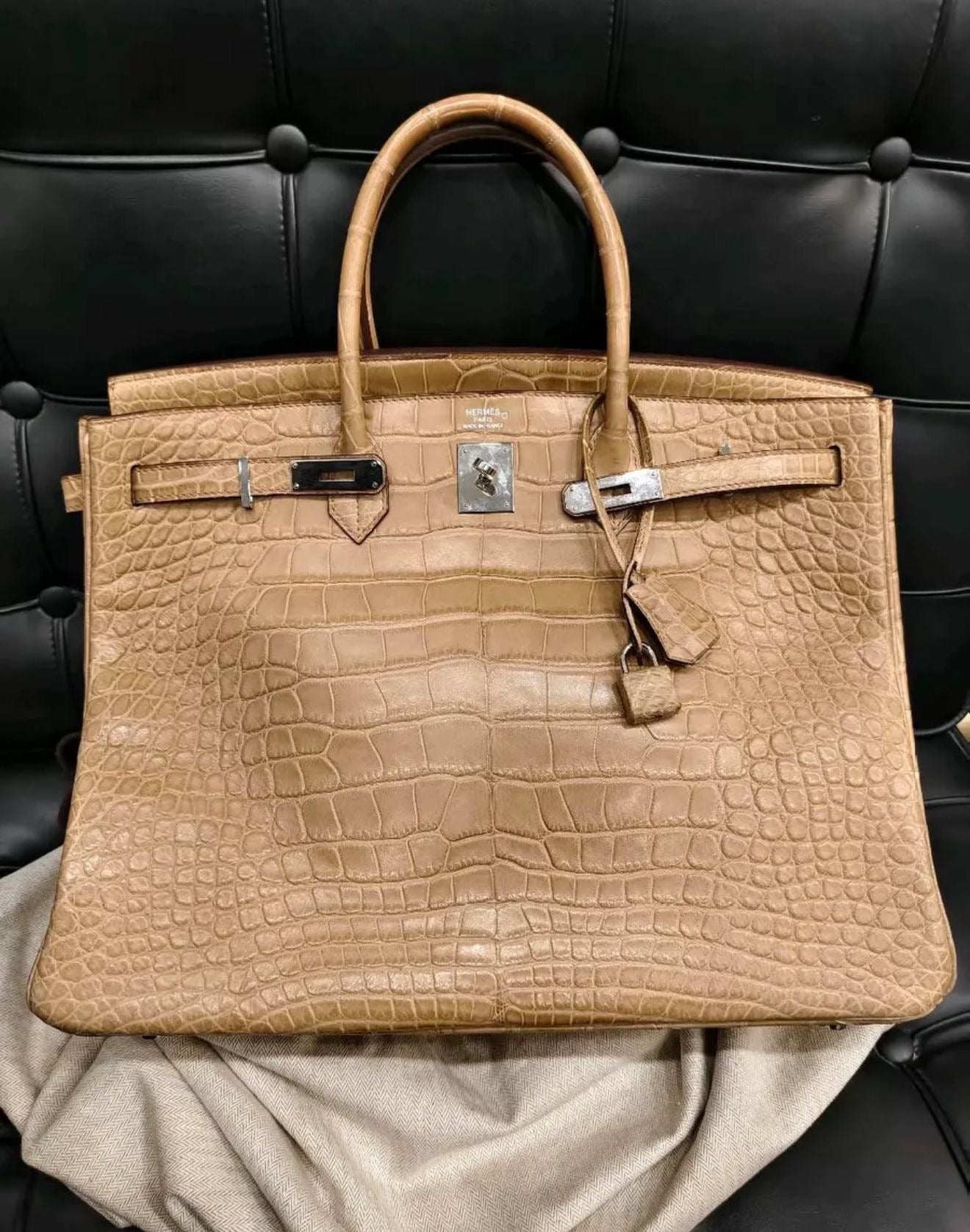 Hermes Birkin 40 Vanilla Matte Alligator leather palladium hardware (Rare)
