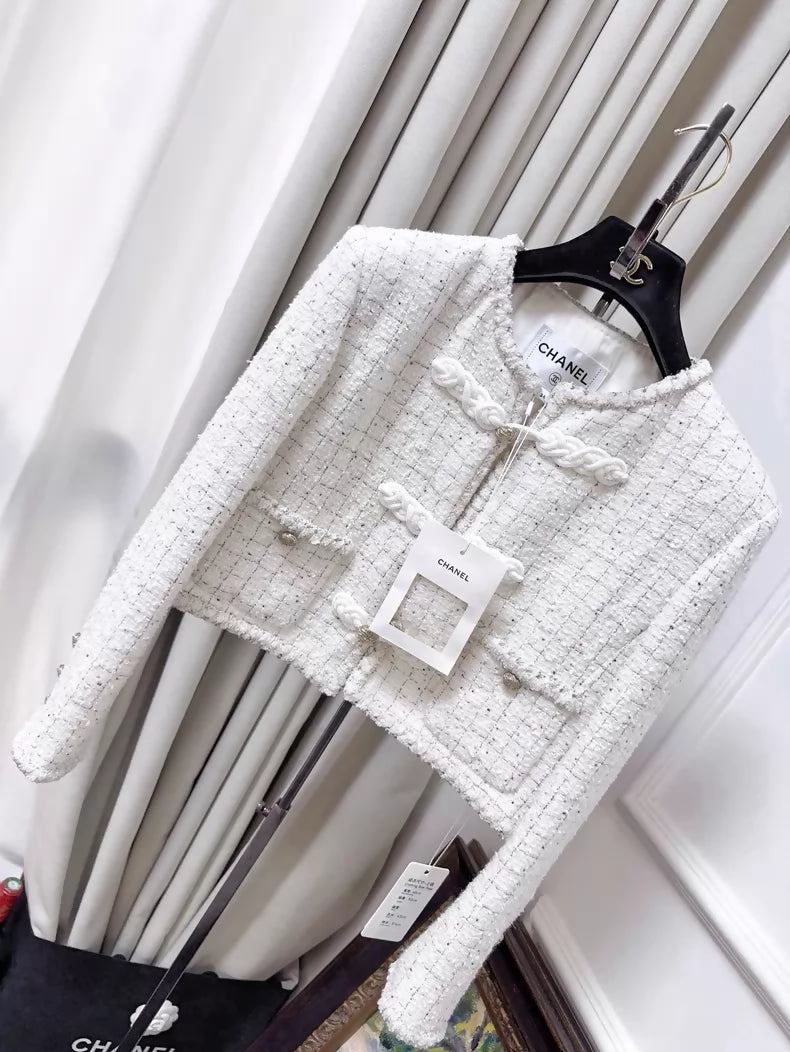 Chanel 25A ecru White Tweed Jacket – Wararni.com