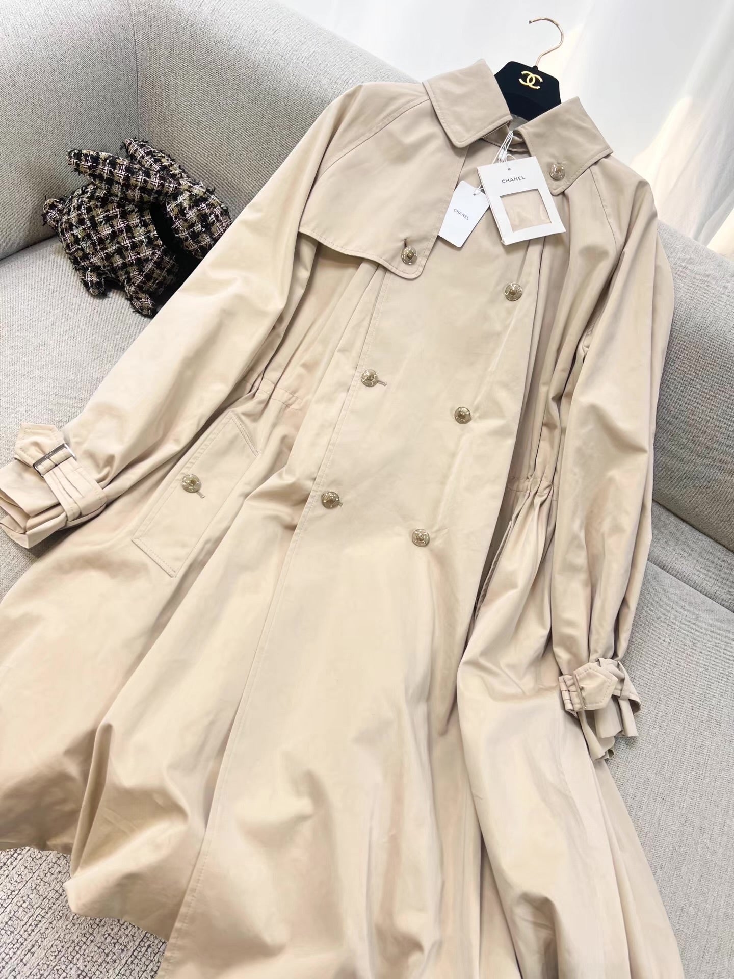 Chanel 25B trench coat with CC logo print – Wararni.com