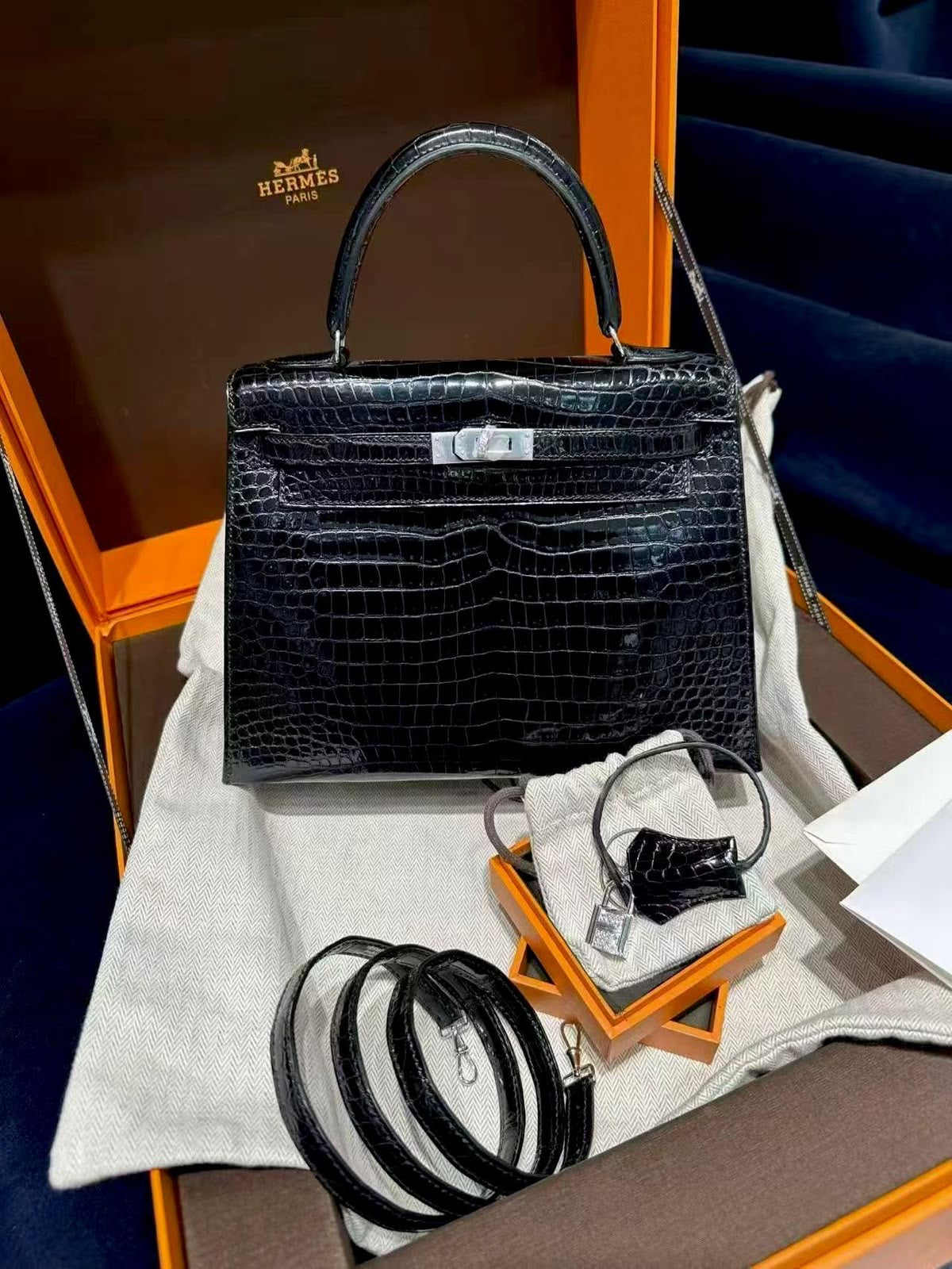 Hermes Kelly 25 Black Shiny Porosus crocodile leather white gold Diamond hardware