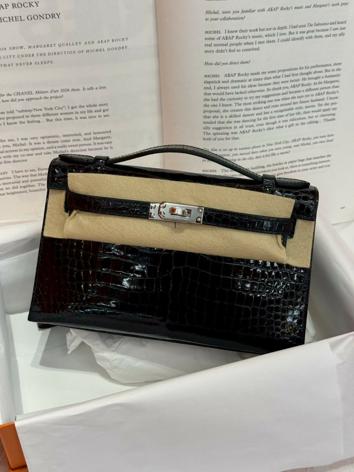 Hermès Kelly pochette Noir / Black Shiny Crocodile with Palladium Hardware
