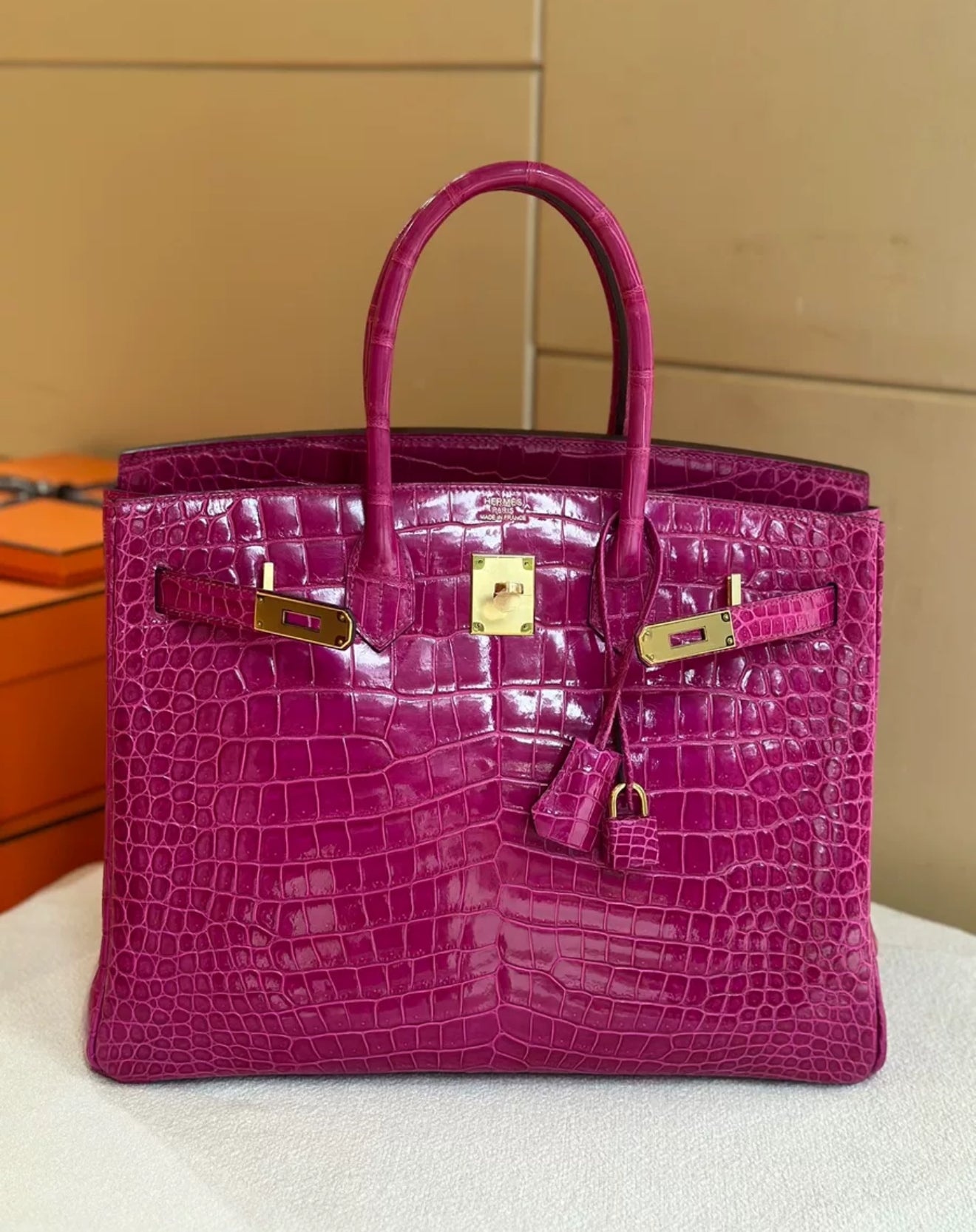 HERMÈS Birkin 30 Rose Scheherazade Shiny Porosus Crocodile Gold