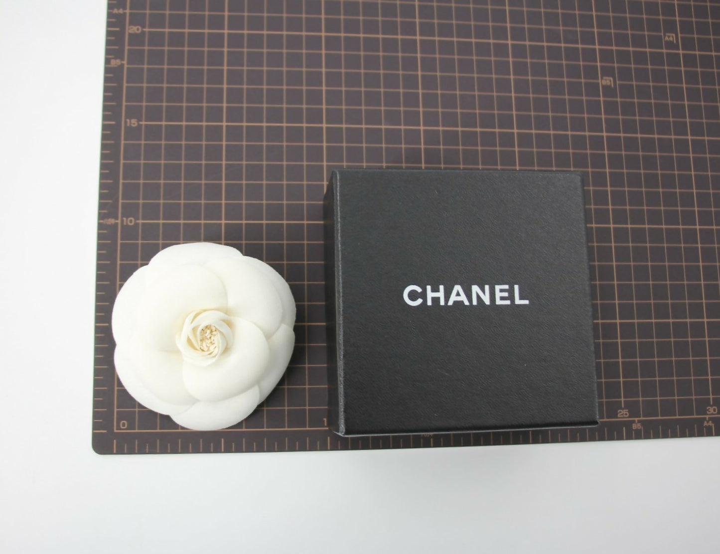 Chanel Vintage 81-85 White Silk Camellia Brooch