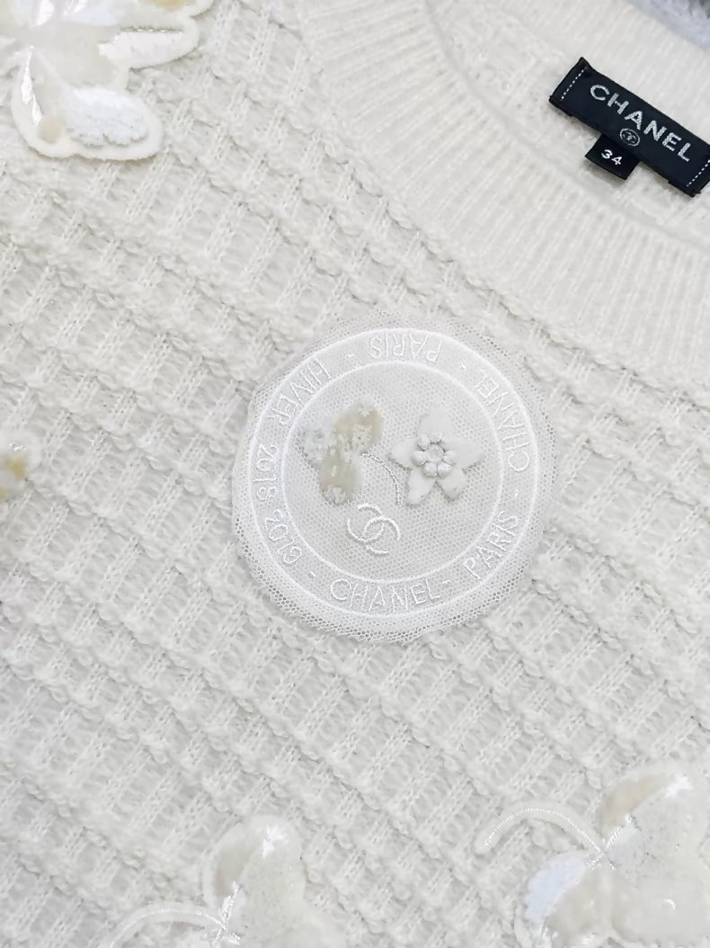 Chanel 18B ecru cashmere sweater