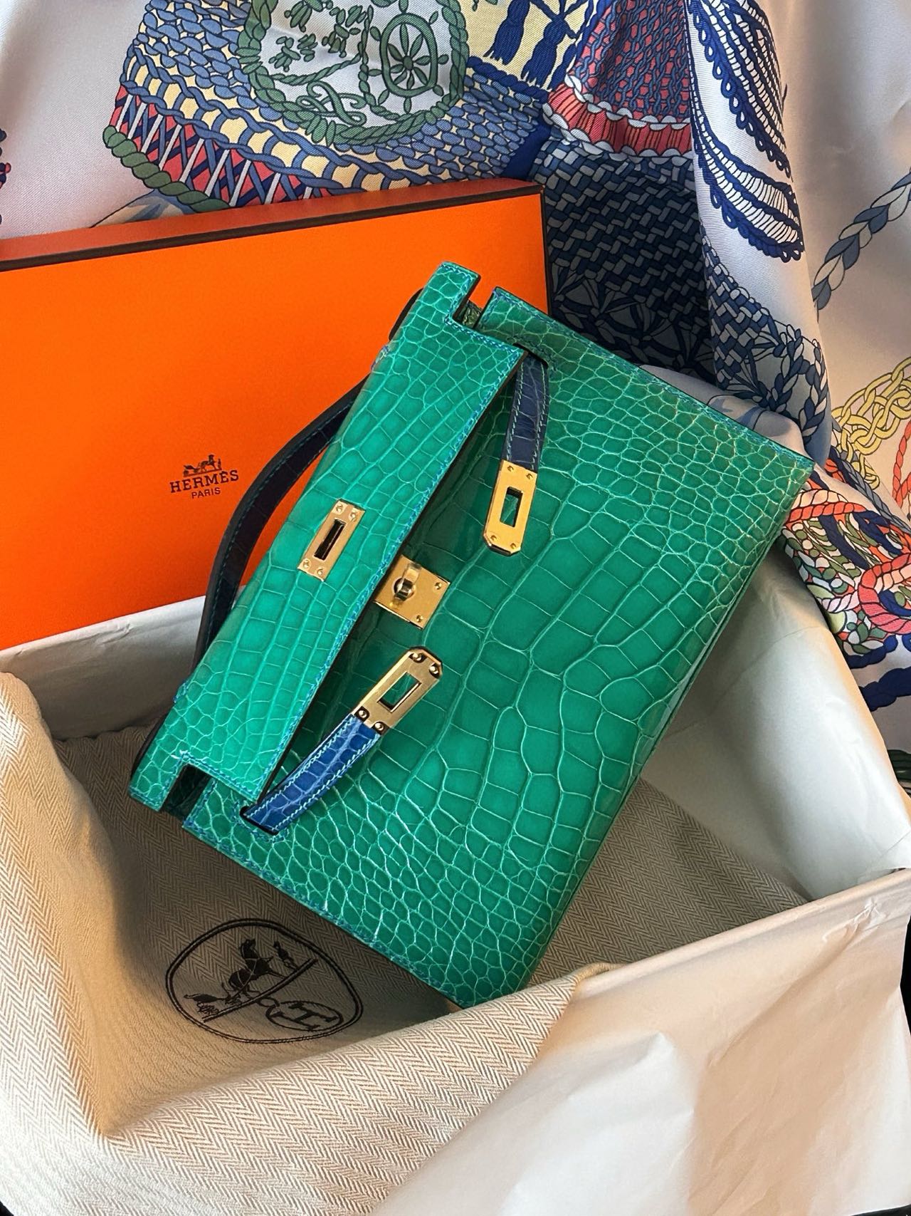 Hermès Kelly mini pochette Green emerald & Bleu Zellige matte crocodile leather gold hardware