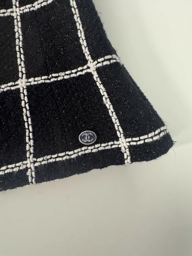 Chanel 20s Black and White top