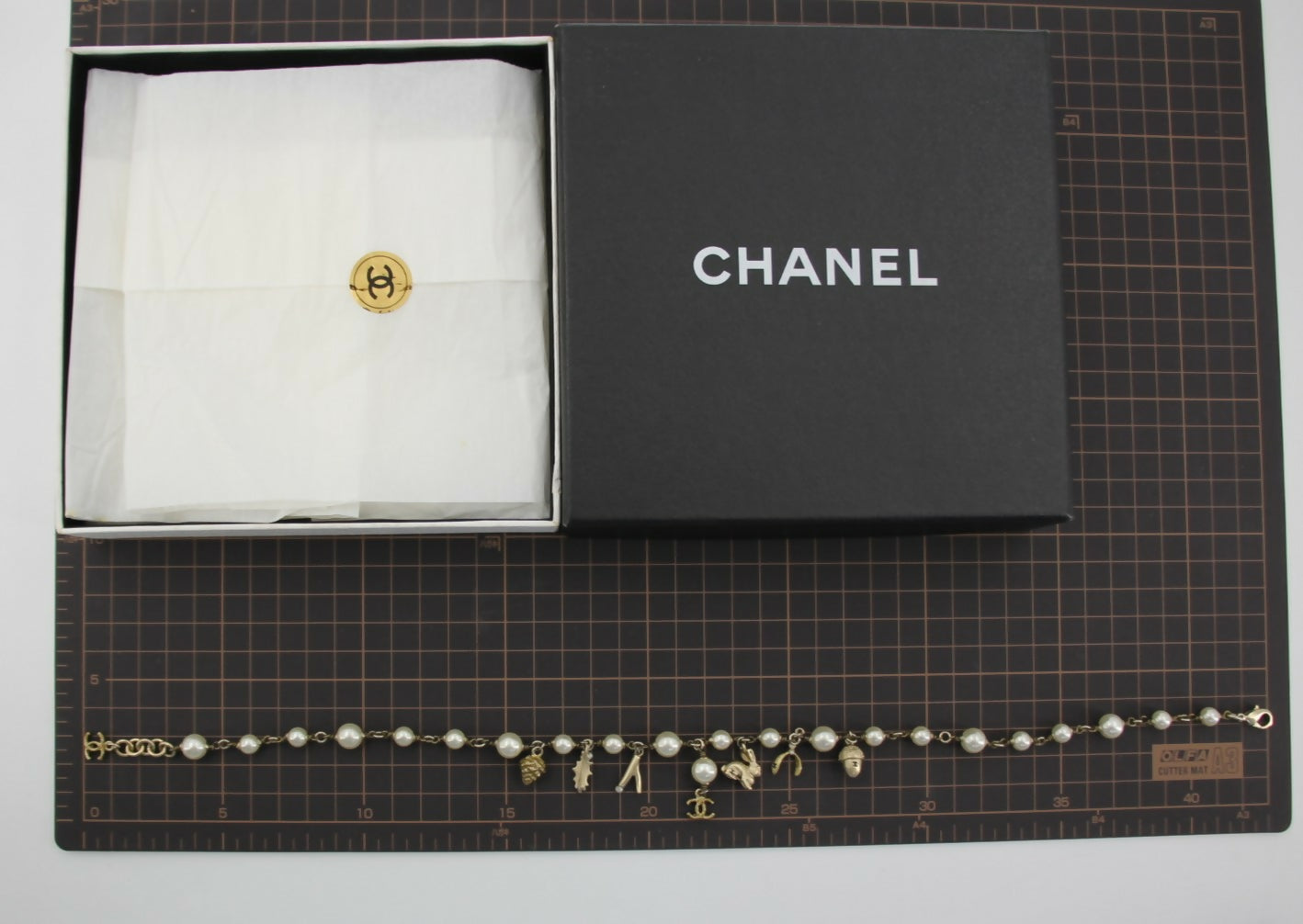 Chanel Vintage 05A Imitation Pearl Metal Rabbit Pendant Gold Necklace