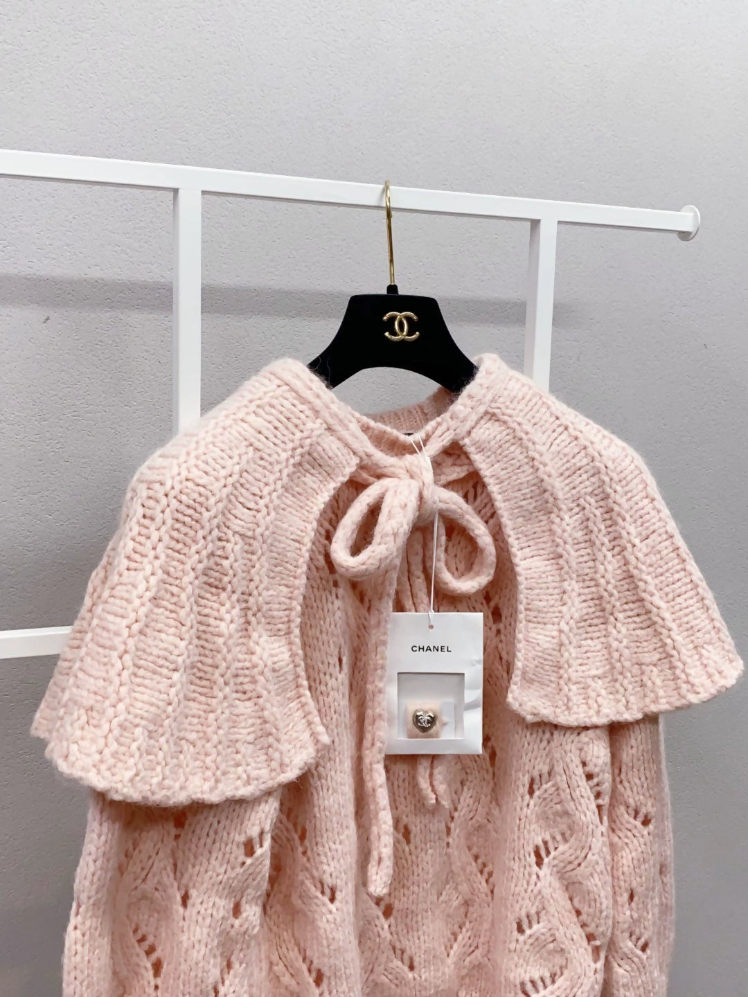 Chanel 21b light pink pullover knit top